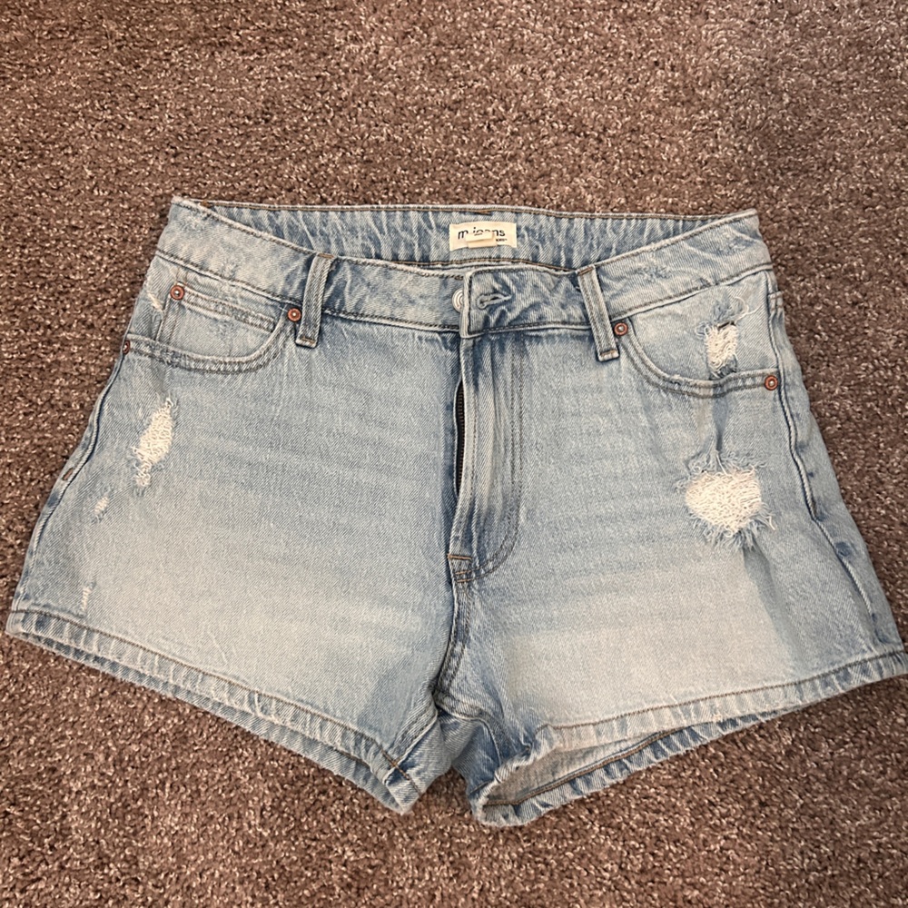 Maurices Blue Jean Shorts 
3”
No flaws or stains
